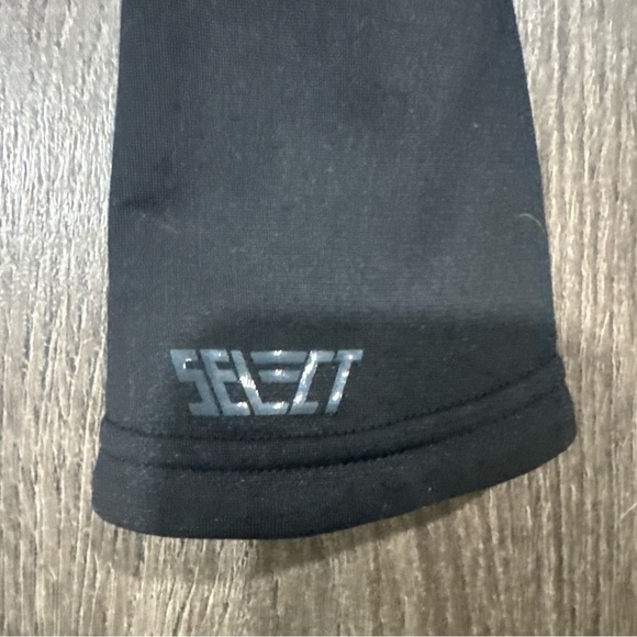 Under Armor Men's Black Performance Jacket - Picture 5 of 5